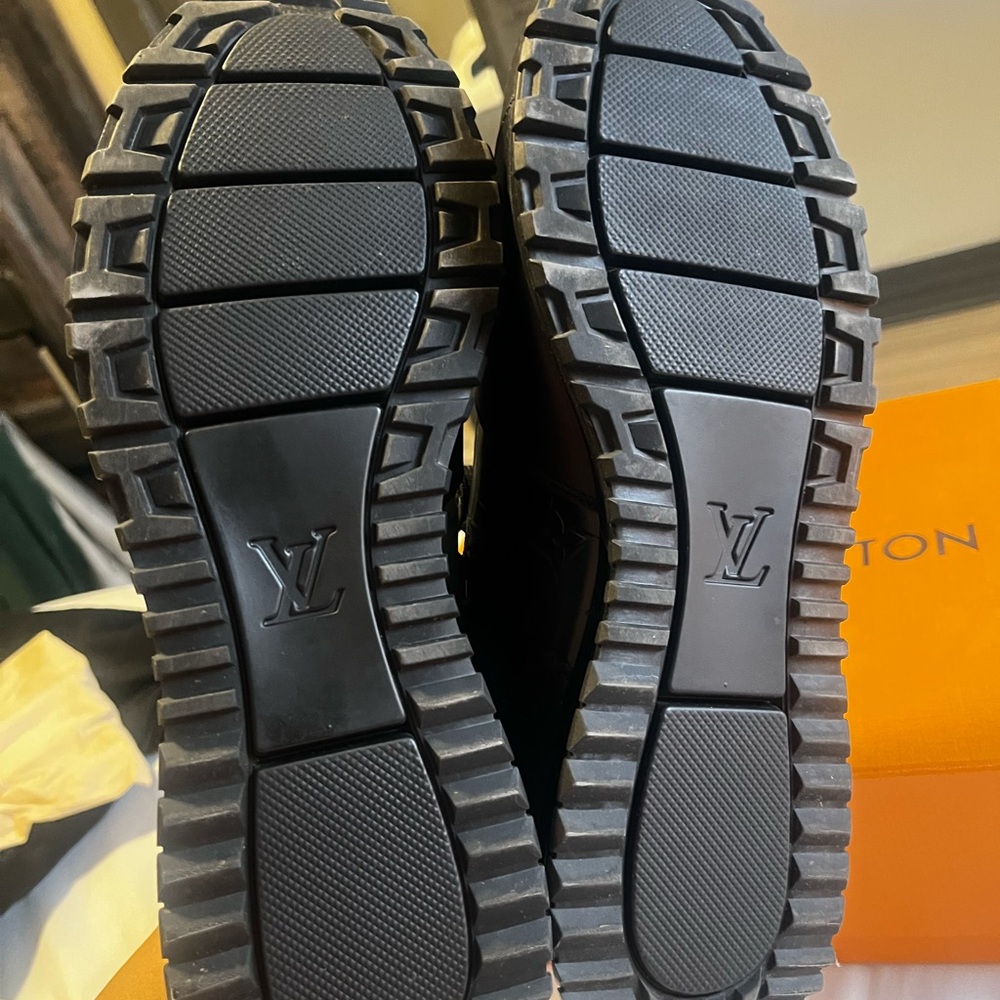 Louis Vuitton Men's Black Monogram Sneakers Runaway Sneakers - Picture 5 of 9